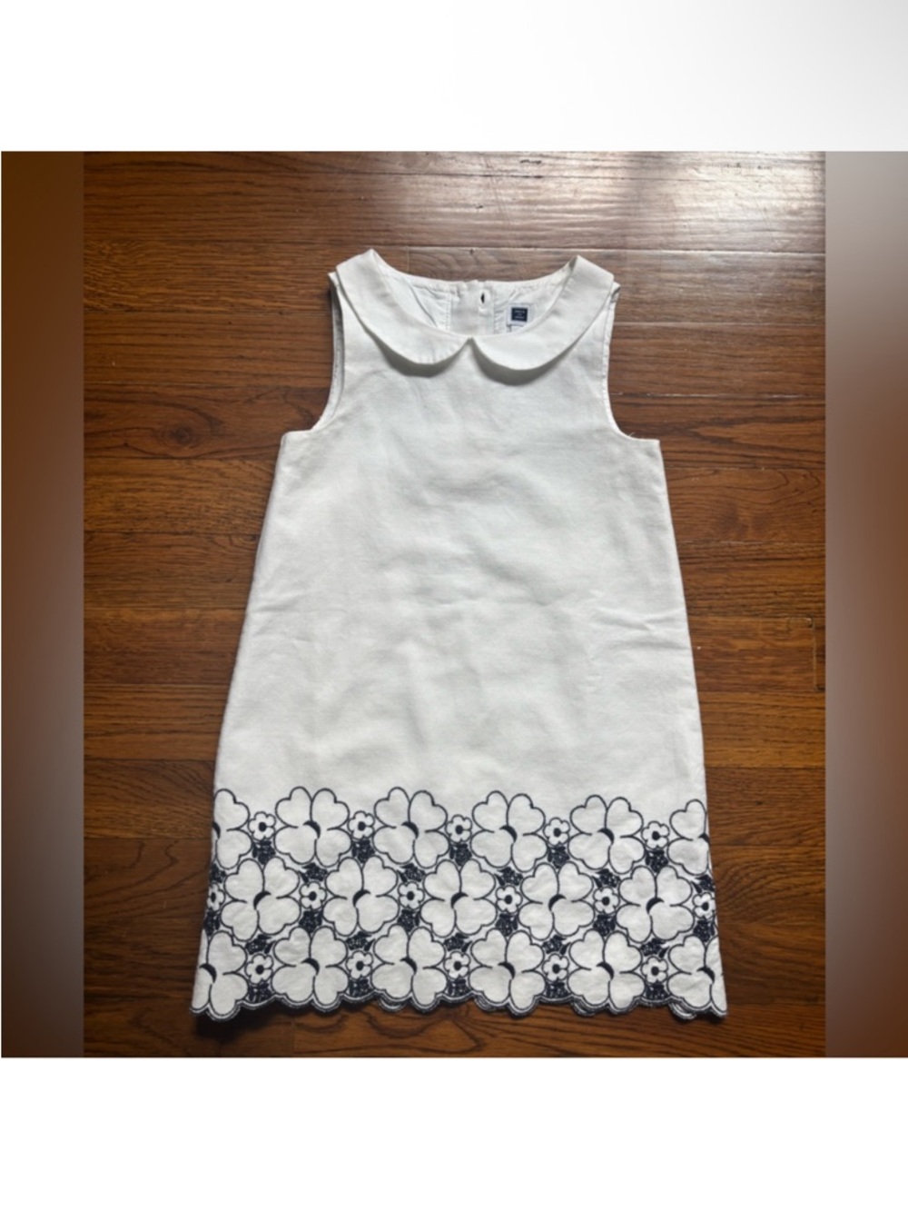 NWOT Janie and Jack White Dress with Navy Blue Flowers and Poplin Collar. 4T.